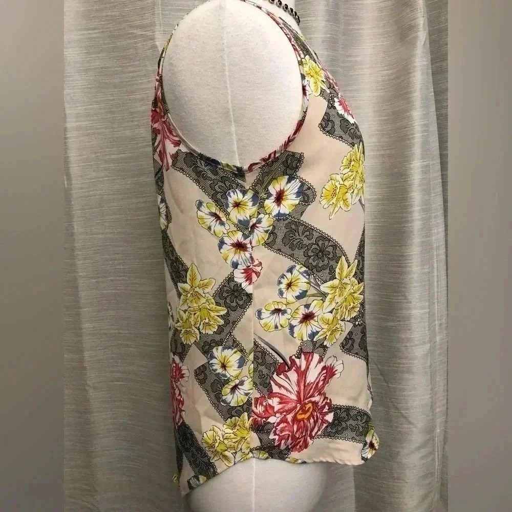 Violet & Claire Floral & Black Lace Print Blouse - Picture 4 of 10